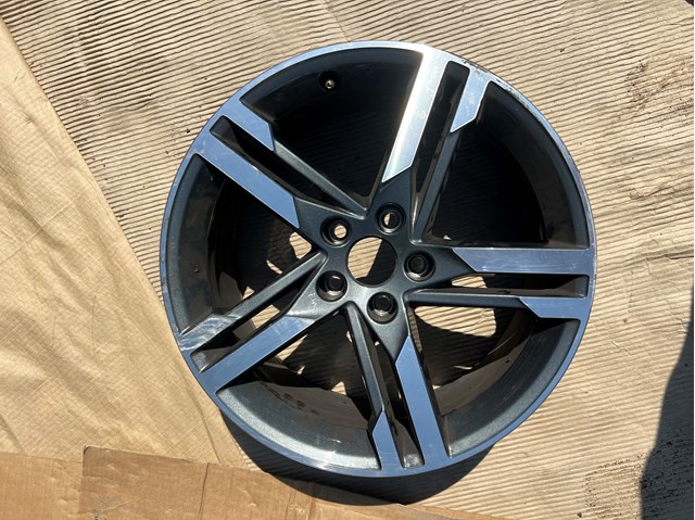 Диски колісні литі (легкосплавні, титанові) 8W0601025M VAG