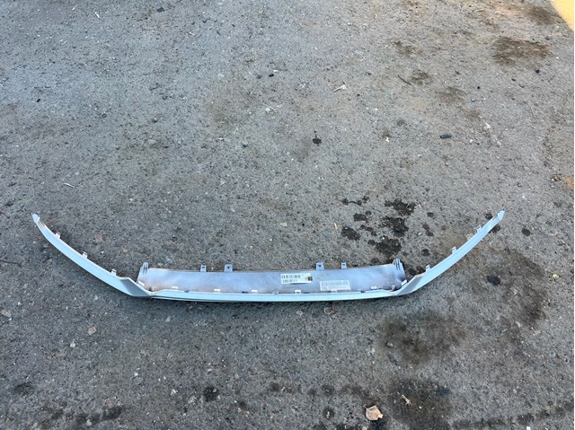 Обвіс бампера 8W0807733 VAG