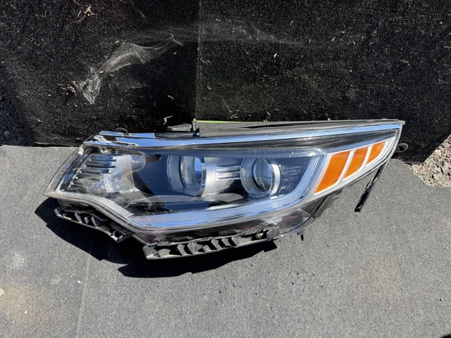Фара дальнього світла в зборі 92101D6000 HYUNDAI