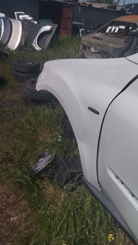 Ліве переднє крило A1648810101 MERCEDES