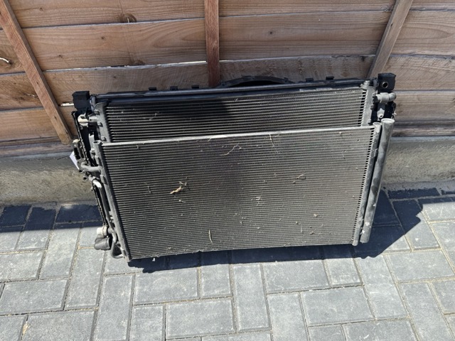 Радіатор водяний LR075360 LAND ROVER