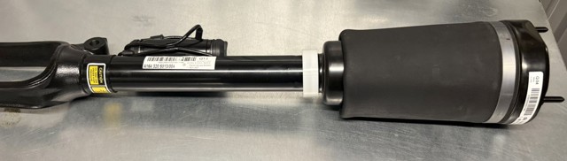 Амортизатори передні A1643205813 MERCEDES