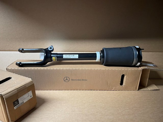 Амортизатор передній A1643206113 MERCEDES