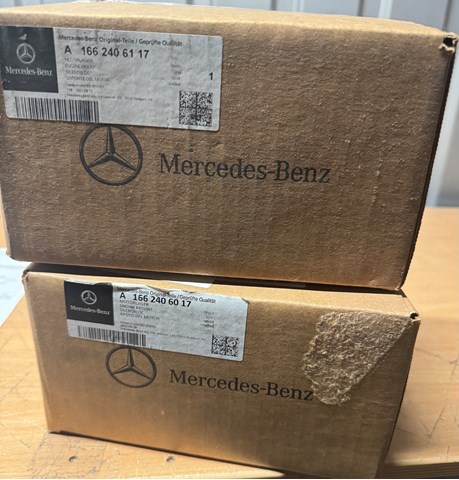 Права опора двигуна A1662406117 MERCEDES