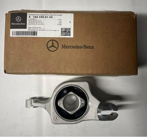 Сайлентблок нижнього важеля передньої підвіски A1663300143 MERCEDES