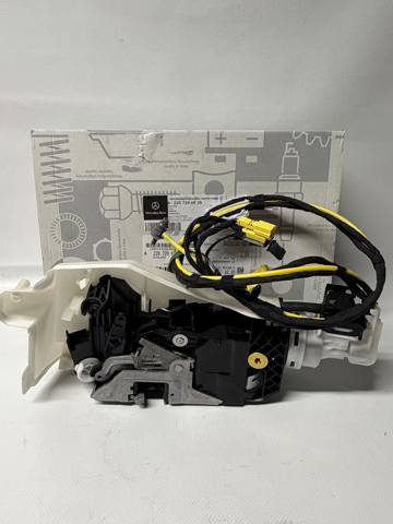 Замок водійських дверей A2207206935 MERCEDES