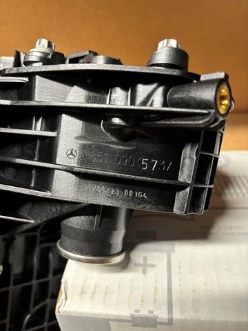 Колектор впускний A6510905737 MERCEDES