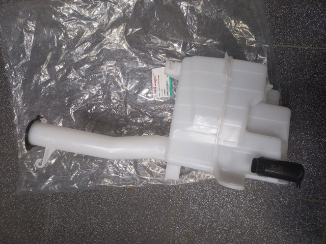 Бачок склоомивача 16AB093 CASP