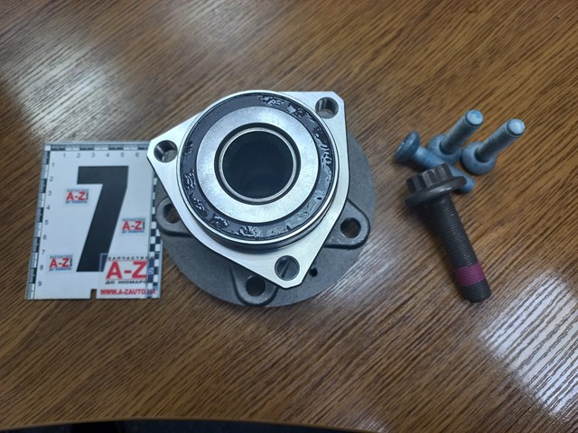 Маточини передніх коліс 8V0498625 VAG