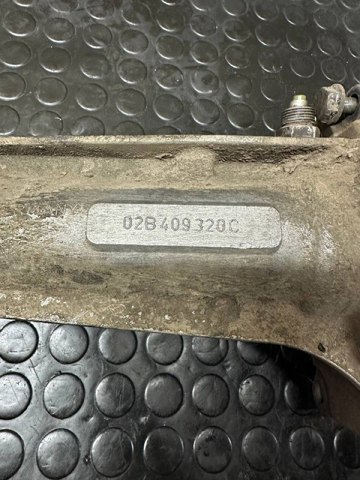Опора підвісного підшипника передньої піввісі 02B409320C VAG