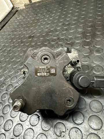Насос паливний високого тиску 0445010194 BOSCH