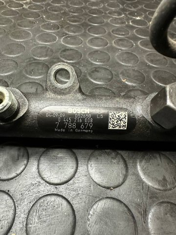 Рампа форсунок системи упорскування палива 0445216008 BOSCH