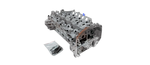 Головка блока циліндрів (ГБЦ) 110417248R MARKET (OEM)