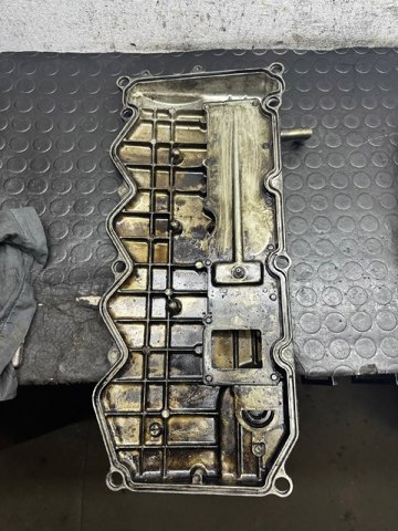 Кришка клапанів 132648H800 NISSAN