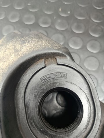 Кришка клапанна 132649F600 NISSAN