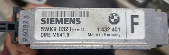Блок двигуна 1432401 BMW