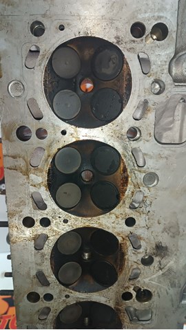 Головка блока циліндрів (ГБЦ) 1436812 BMW
