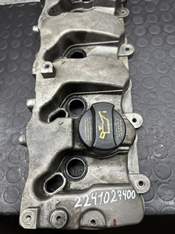 Кришка клапанів 2241027401 HYUNDAI