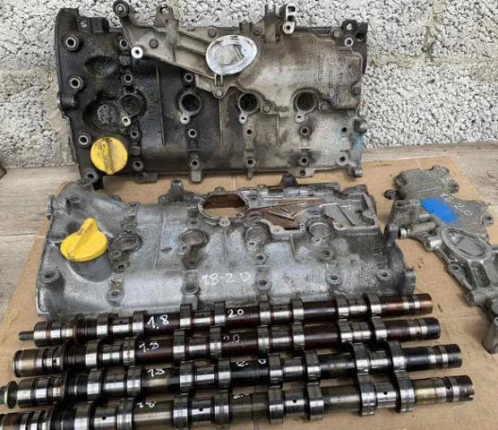 Головка блоку в зборі c распредвалами 7701475071 RENAULT