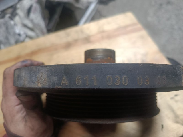 Демпферний шків колінвала A6110300303 MERCEDES