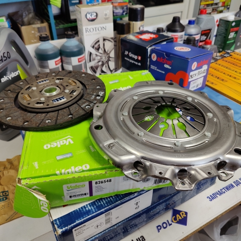 Зчеплення і комплектуючі 826548 VALEO