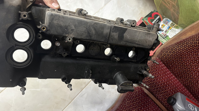 Кришка клапанів 5174087 FORD