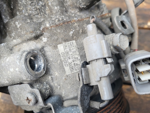 Компресор кондиціонера 883203A450 TOYOTA