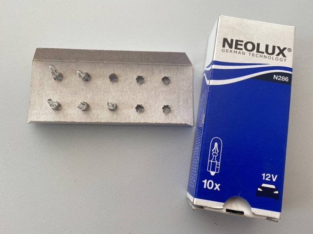 Освітлення щитка приладів N286 NEOLUX