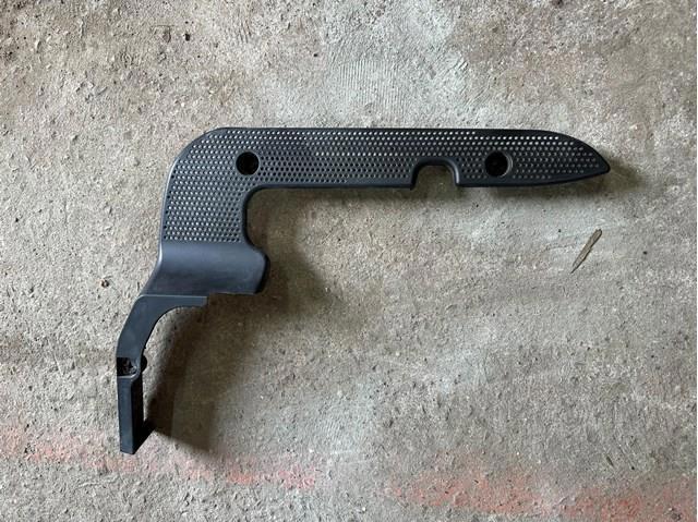 Кришка двигуна декоративна 06A119518G VAG