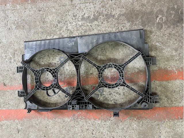 Дифузор (кожух) радіатора охолодження Міцубісі Асх