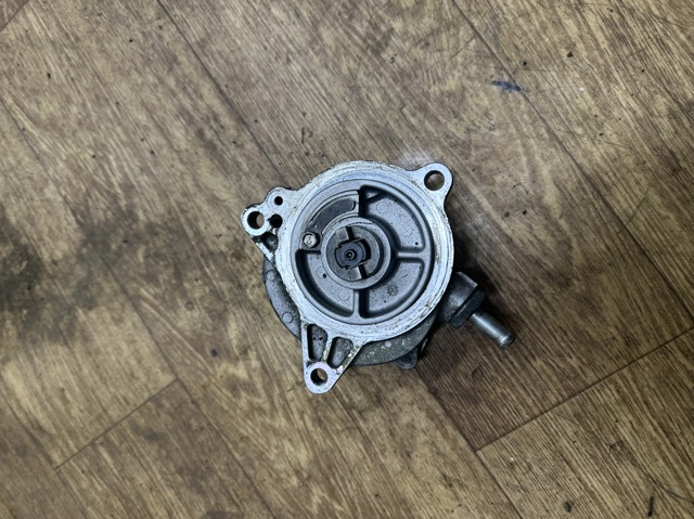 Насос вакуумний 14792AA001 SUBARU