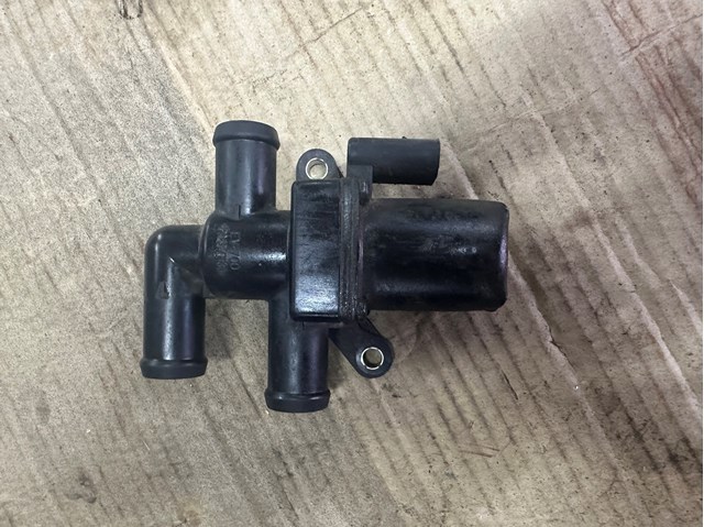 Кран обігрівача 1T0820036D VAG