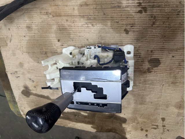 Механізм перемикання передач 2400A049 MITSUBISHI