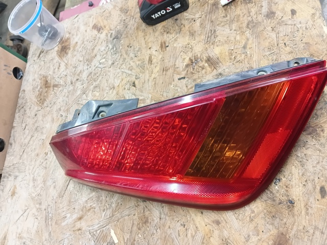 Ліхтар задній лівий 26555CB025 NISSAN