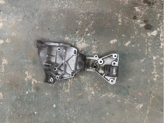 Кронштейн генератора 31316673 VOLVO
