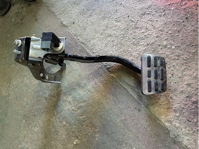 Педаль гальма 328004C200 HYUNDAI