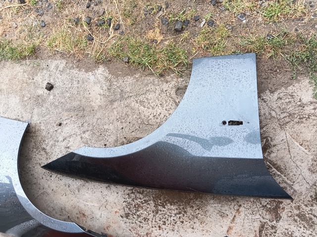 Переднє праве крило 41357135680 BMW