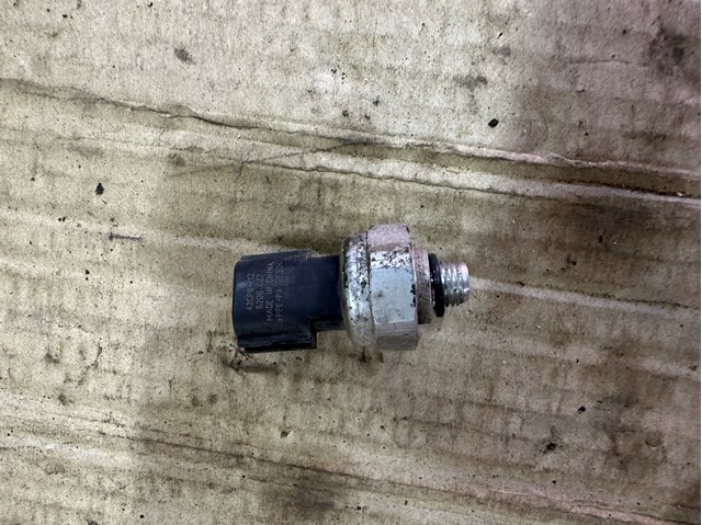 Датчик тиску кондиціонера 42CP812 HYUNDAI