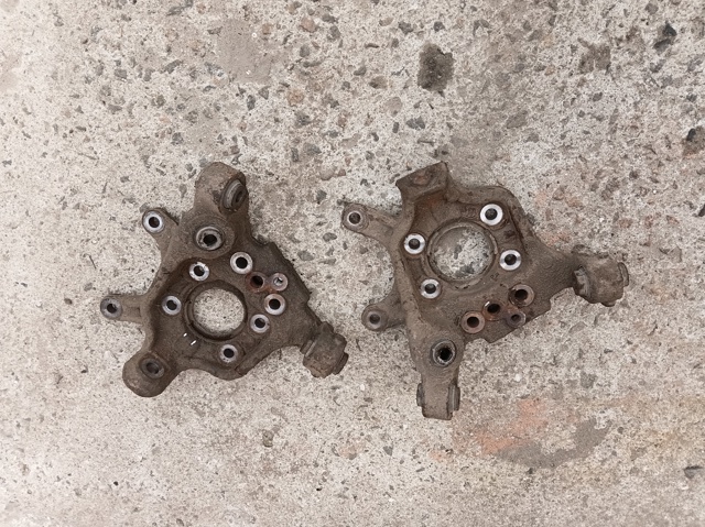 Цапфа поворотного кулака 43019CN200 NISSAN