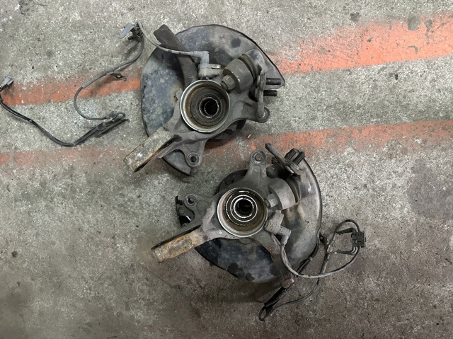 Цапфа поворотного кулака 4321133060 TOYOTA