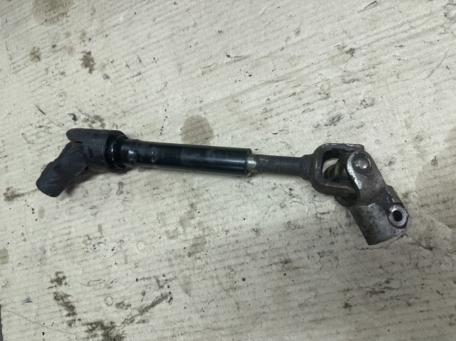 Вал рульової колонки, нижній 4522033070 TOYOTA
