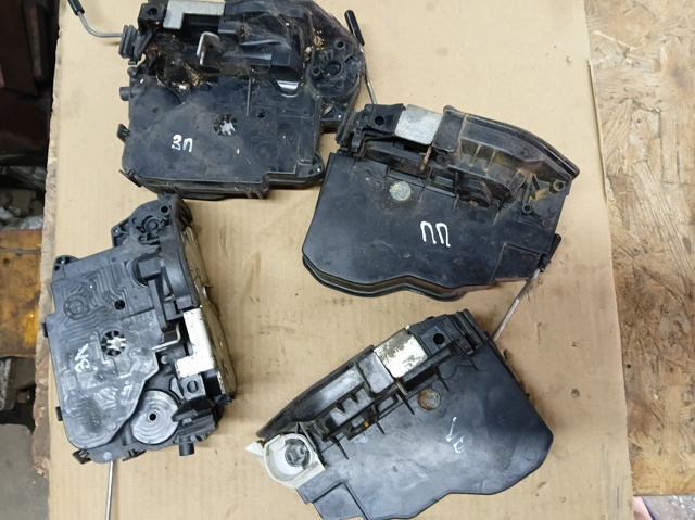 Замок водійських дверей 51217229461 BMW