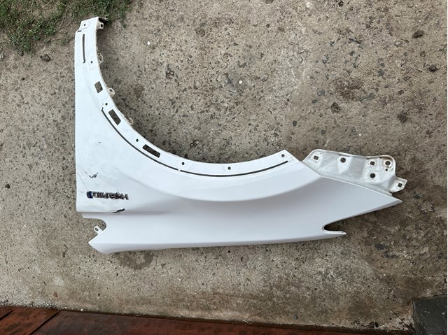 Бічна частина передня ліва Тойота Рав 4 IV