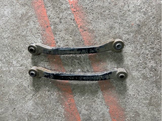Задня поперечна тяга 551003R000 HYUNDAI