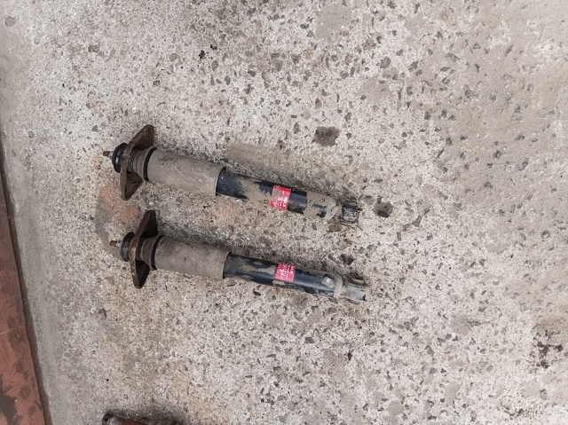 Амортизатор задньої підвіски 56210CB026 NISSAN