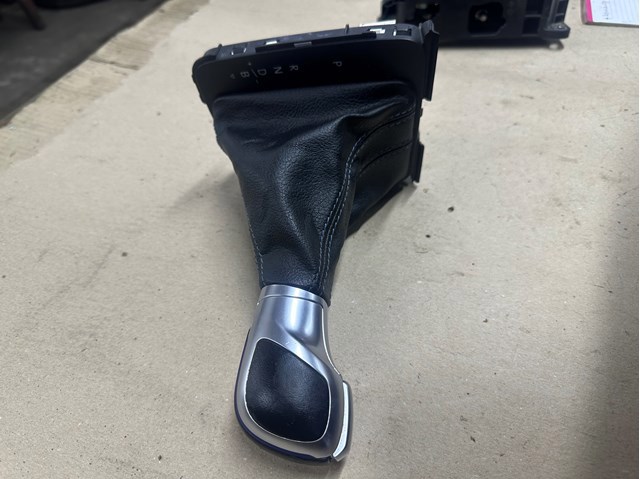 Ручка важеля коробки передач 5GE713203C VAG