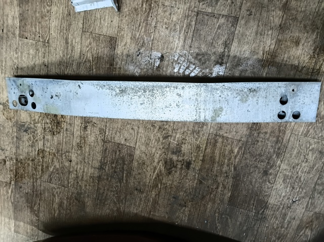 Підсилювач бампера переднього 620323NF0A NISSAN
