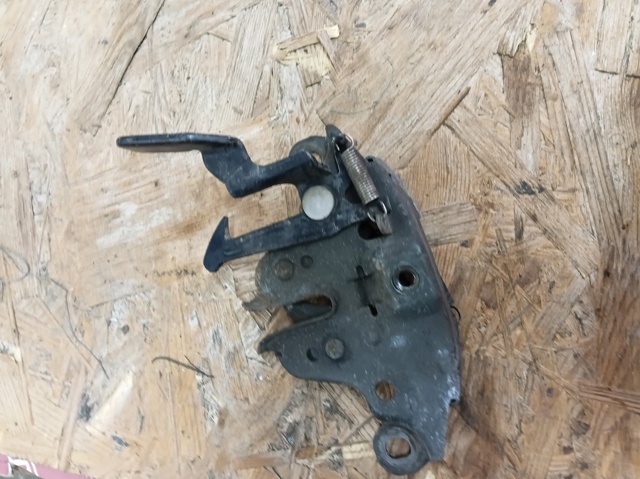 Замок капота 65601CA000 NISSAN