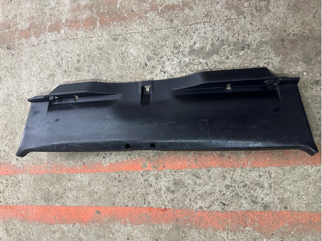 Накладка задньої панелі багажника 7240A032 MITSUBISHI