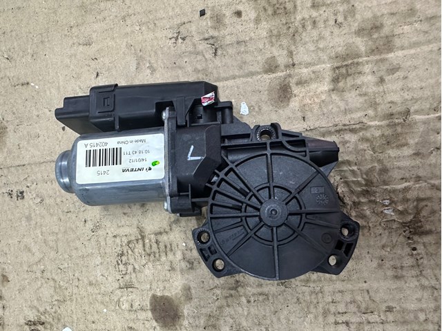 Мотор склопідйомника водійських дверей 824502T010 HYUNDAI